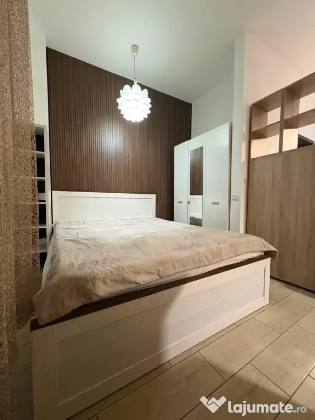 Studio 2 cam cu terasă, 54 mp, Unirii, Decebal, central, centrală proprie