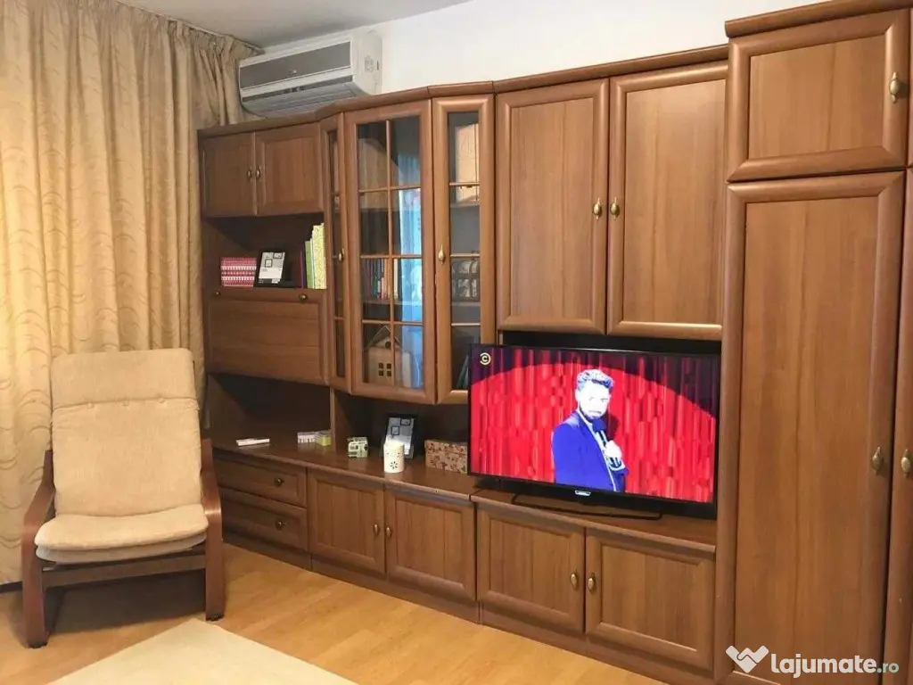 Piata sudului etaj 6 decomandat