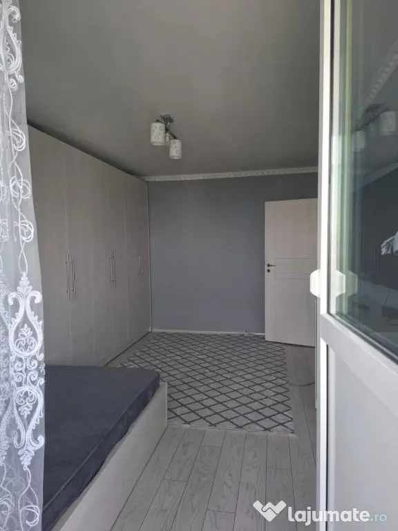 Apartament 3 camere Pantelimon zona liceu Lucian Blaga