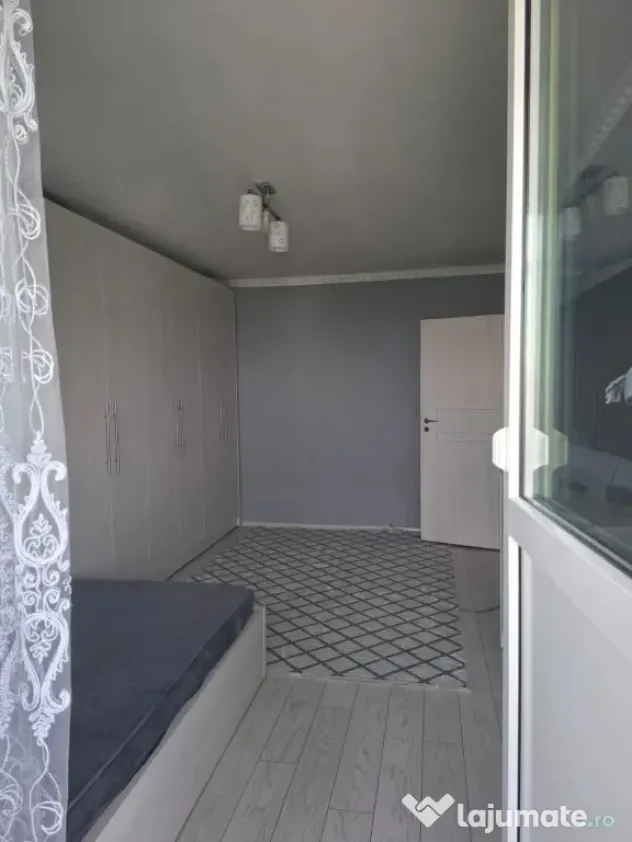 Apartament 3 camere Pantelimon zona liceu Lucian Blaga
