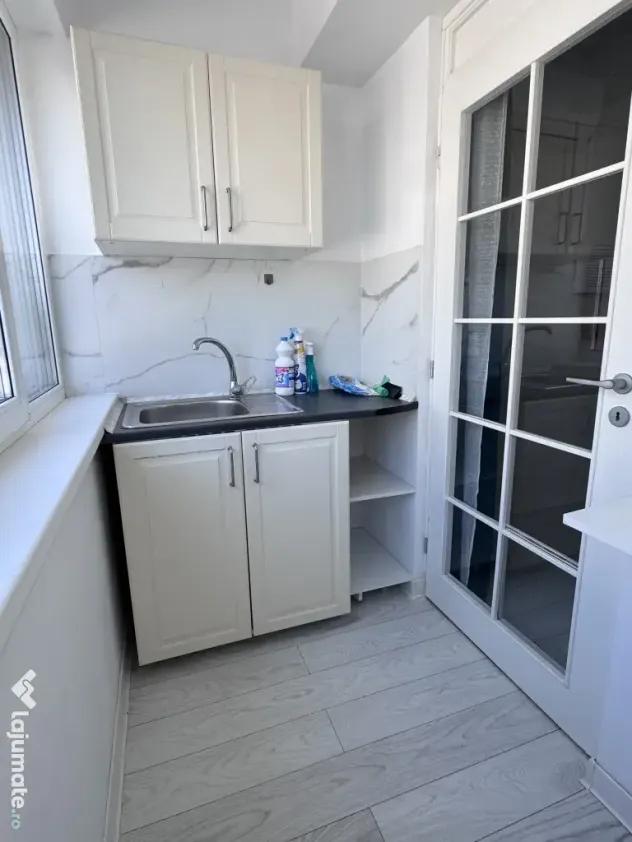 Vand apartament 2 camere str. Pepinierii
