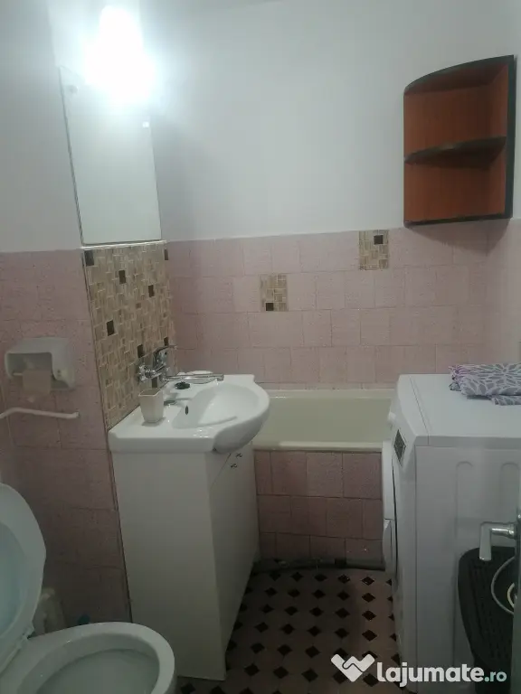 Proprietar Închiriez ap 2 camere decomandate zona Scriitorilor
