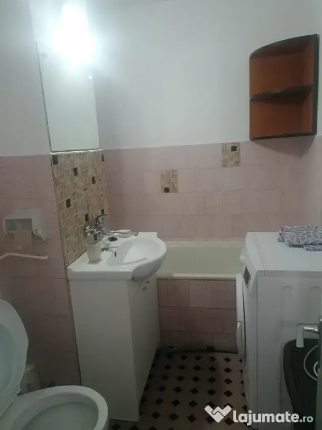 Proprietar Închiriez ap 2 camere decomandate zona Scriitorilor
