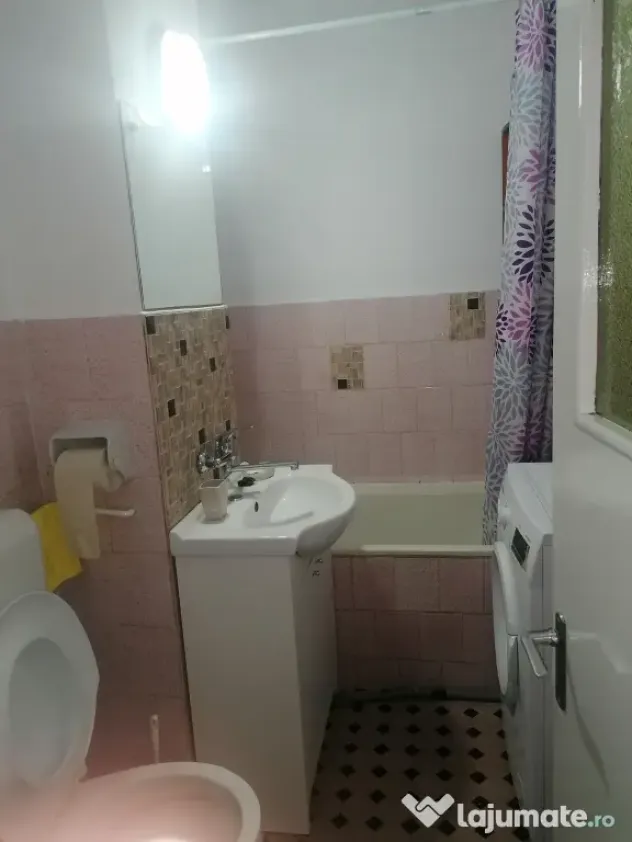 Proprietar Închiriez ap 2 camere decomandate zona Scriitorilor