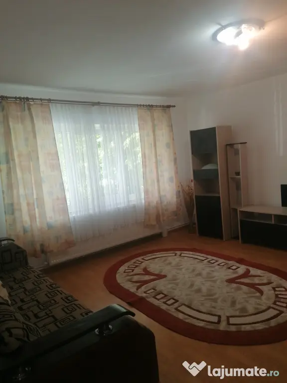 Proprietar Închiriez ap 2 camere decomandate zona Scriitorilor