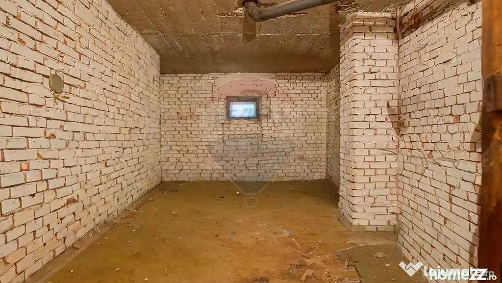 Apartament cu potențial investițional pe Dealul Cetăț...