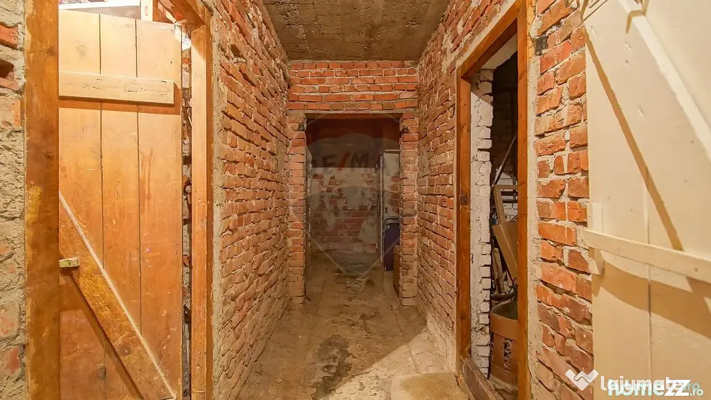Apartament cu potențial investițional pe Dealul Cetăț...