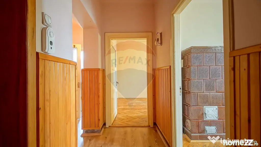 Apartament cu potențial investițional pe Dealul Cetăț...