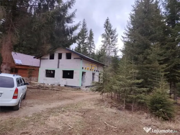Casa de vacanta nefinalizata (Borzont)