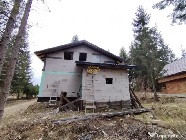 Casa de vacanta nefinalizata (Borzont)
