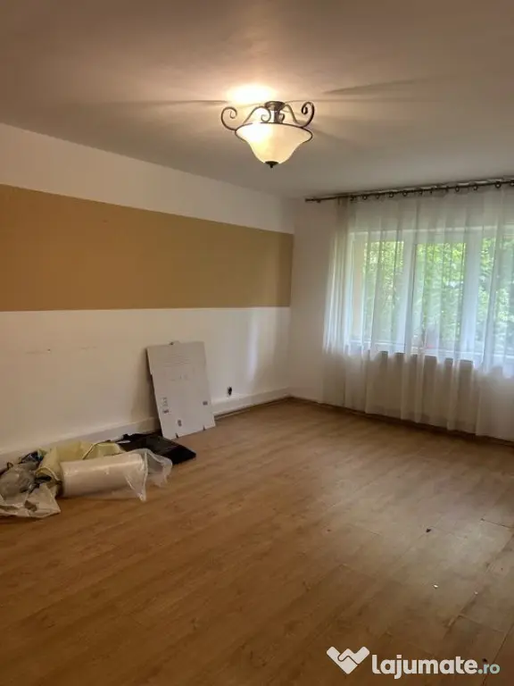 Apartament 3 camere Astra-Lidl,decomandat,2 gr.sanitare,1270