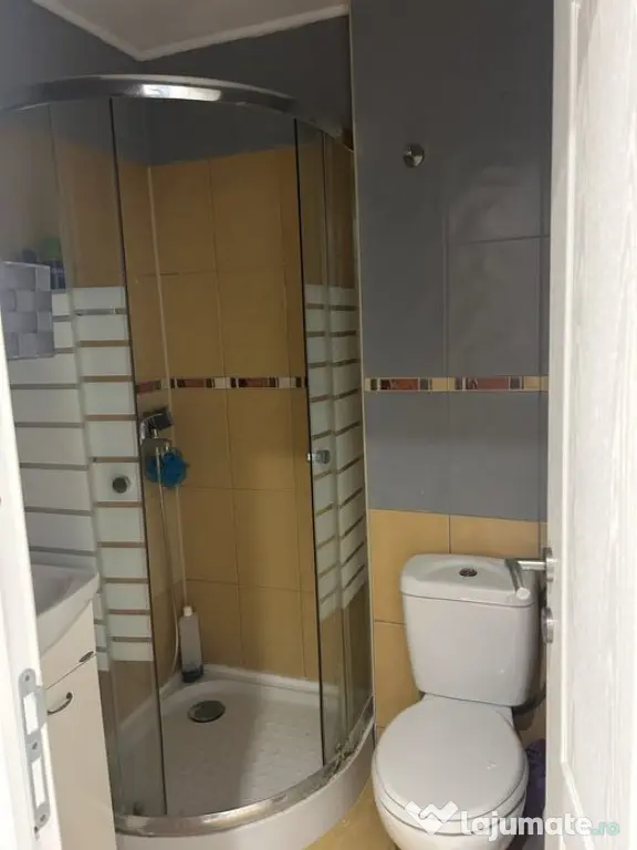 Apartament 3 camere Astra-Lidl,decomandat,2 gr.sanitare,1270