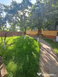 Casă P+1, compusă din 2 apartamente (intabulate separat) teren 1216 mp 