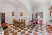 Apartament cu 3 camere zona Boul Roșu 
