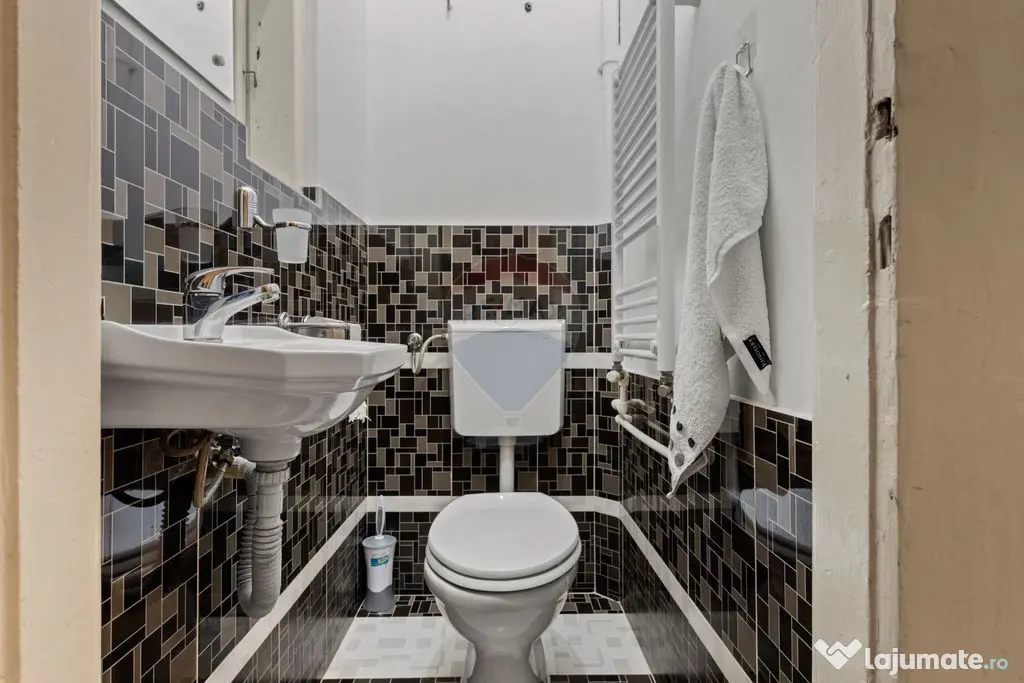 Apartament cu 3 camere zona Boul Roșu