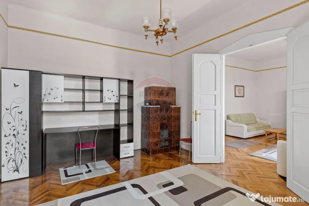 Apartament cu 3 camere zona Boul Roșu