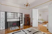 Apartament cu 3 camere zona Boul Roșu 