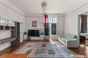 Apartament cu 3 camere zona Boul Roșu 