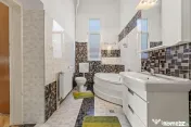 Apartament cu 3 camere zona Boul Roșu