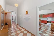 Apartament cu 3 camere zona Boul Roșu 