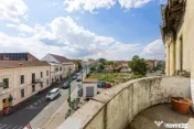 Apartament cu 3 camere zona Boul Roșu