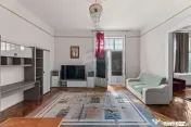 Apartament cu 3 camere zona Boul Roșu