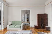 Apartament cu 3 camere zona Boul Roșu