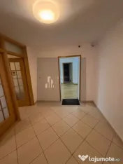 4 camere etaj 1 /450 m METROU UNIRII 