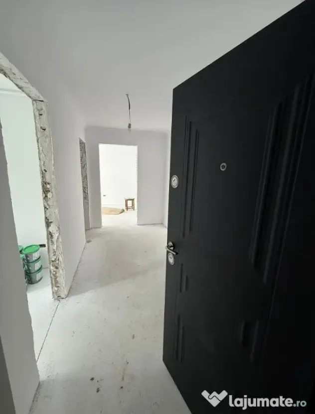 Apartament Cu 3 Camere Semidecomandate - etaj 3 Zona Ultracentrala