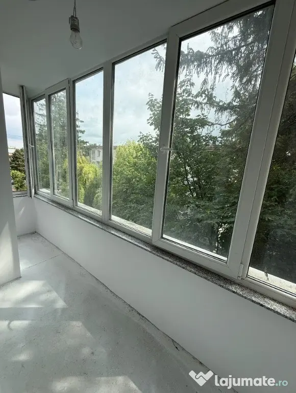 Apartament Cu 3 Camere Semidecomandate - etaj 3 Zona Ultracentrala