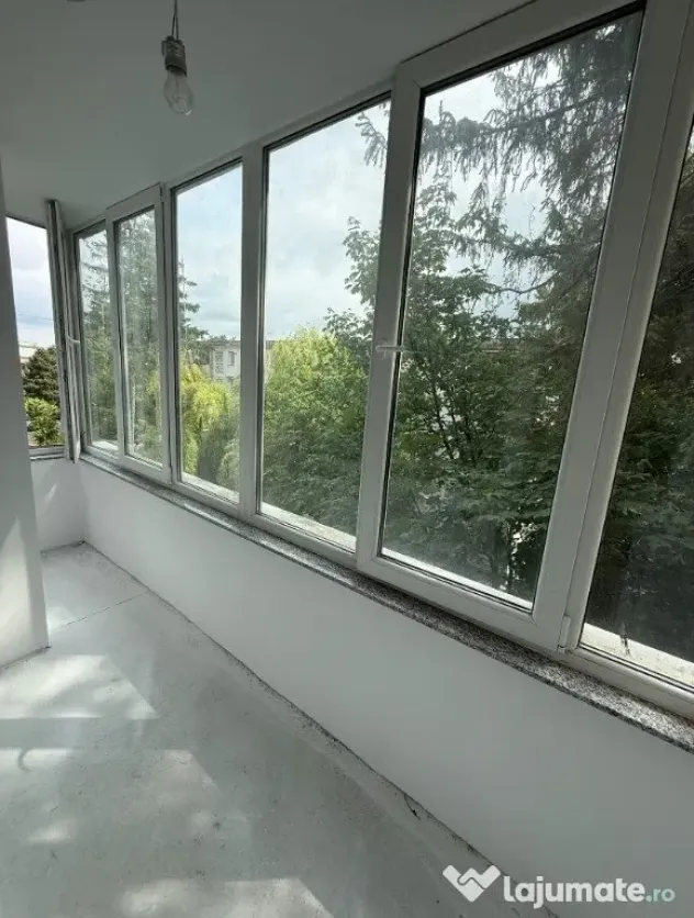 Apartament Cu 3 Camere Semidecomandate - etaj 3 Zona Ultracentrala