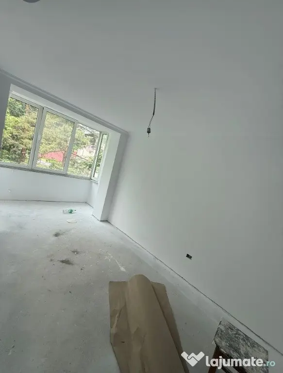 Apartament Cu 3 Camere Semidecomandate - etaj 3 Zona Ultracentrala