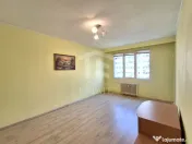 De Vanzare Apartament 3 camere | Locație excelentă | Bd...