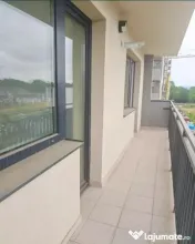 Apartament 2 camere, semidecomandat - zona Tractorul 