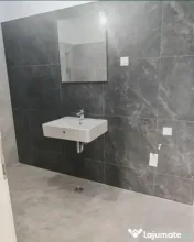 Apartament 2 camere, semidecomandat - zona Tractorul 
