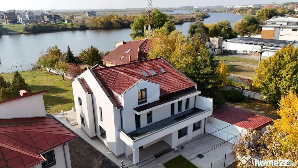 Vila D+P+E+M, 8 camere, 520 mp, pe malul Lacului Mogosoaia