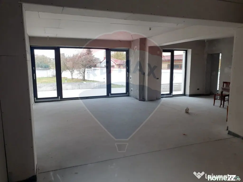 Vila D+P+E+M, 8 camere, 520 mp, pe malul Lacului Mogosoaia