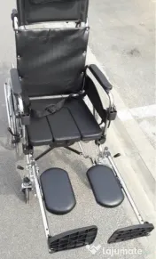 Carucior cu rotile pliabil, sezut lat 56 cm, max. 120 kg 