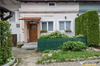 Apartament extins, trei unitati locative cu baie proprie, ce