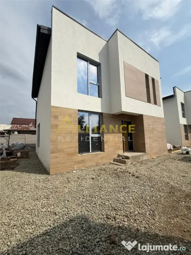 Vila individuala 5 camere ~ 3 bai ~ Teren 300 mp