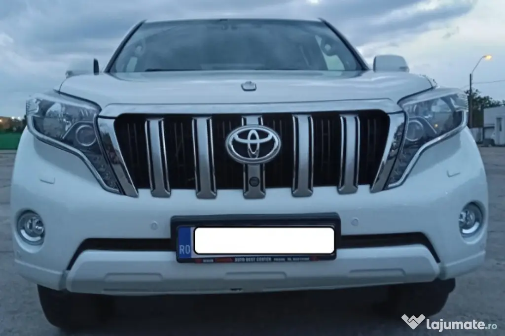 Toyota Land Cruiser ținută garaj dotări premium luxuri extra