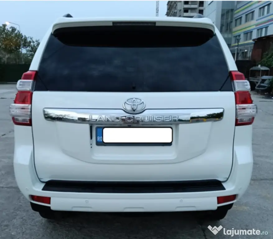 Toyota Land Cruiser ținută garaj dotări premium luxuri extra