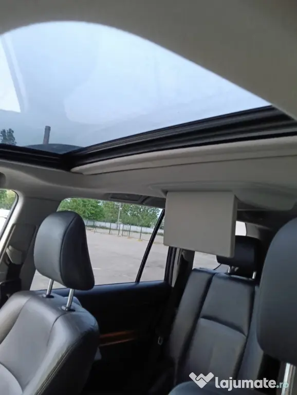 Toyota Land Cruiser ținută garaj dotări premium luxuri extra