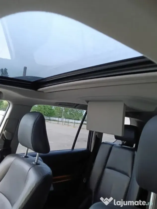 Toyota Land Cruiser ținută garaj dotări premium luxuri extra