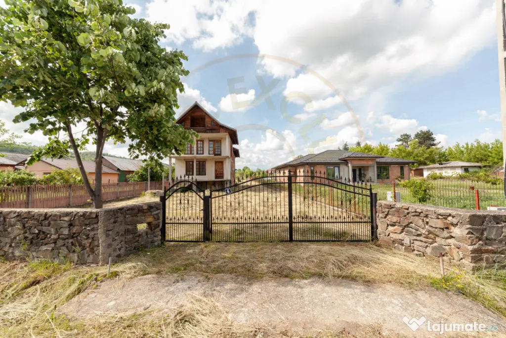 Casa +teren 1093 mp Domnesti-Arges cu o panorama superba!