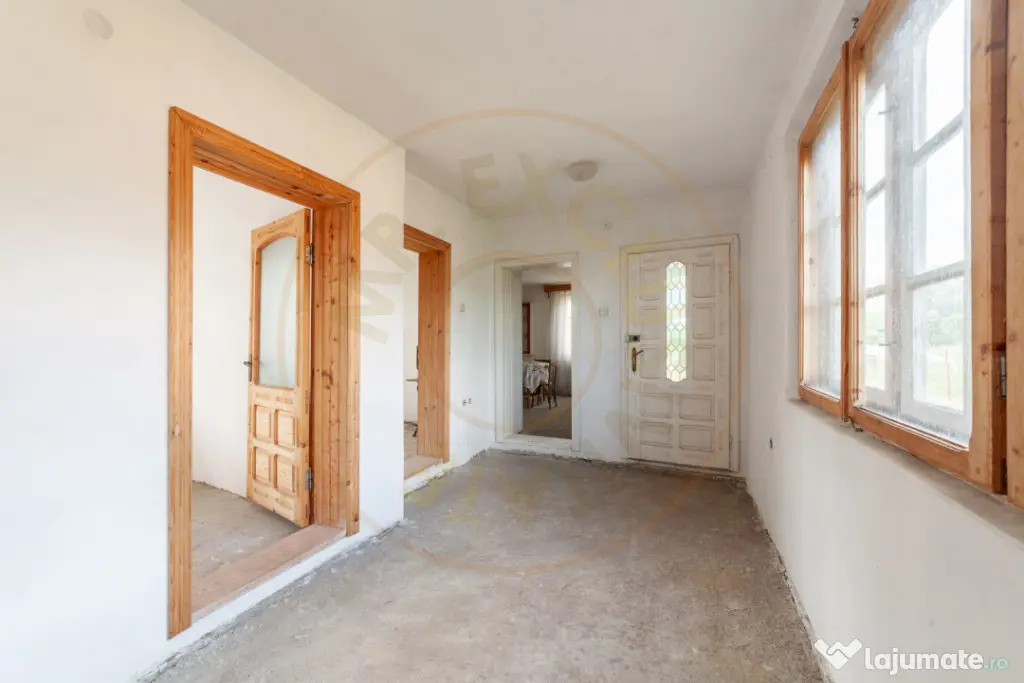 Casa +teren 1093 mp Domnesti-Arges cu o panorama superba!