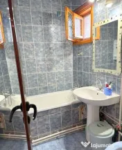 De vanzare apartament cu 3 camere, micro 38, et. 3, 63.00... 
