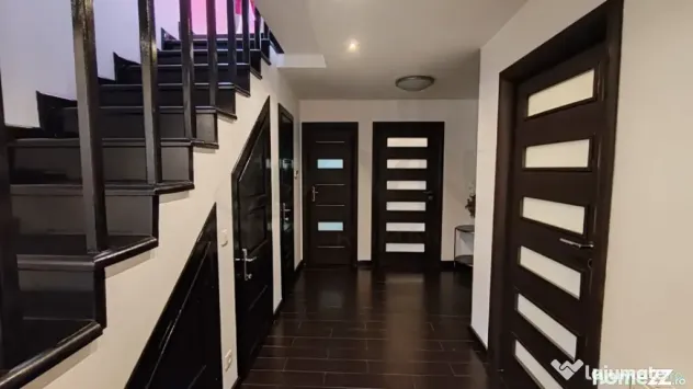 Vila 8 camere cu Teren 250 mp Zona Mihai Bravu Sector 3 d...