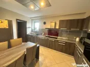 Casa individuala renovata teren 1000 mp panouri fotovolta... 