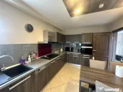 Casa individuala renovata teren 1000 mp panouri fotovolta... 